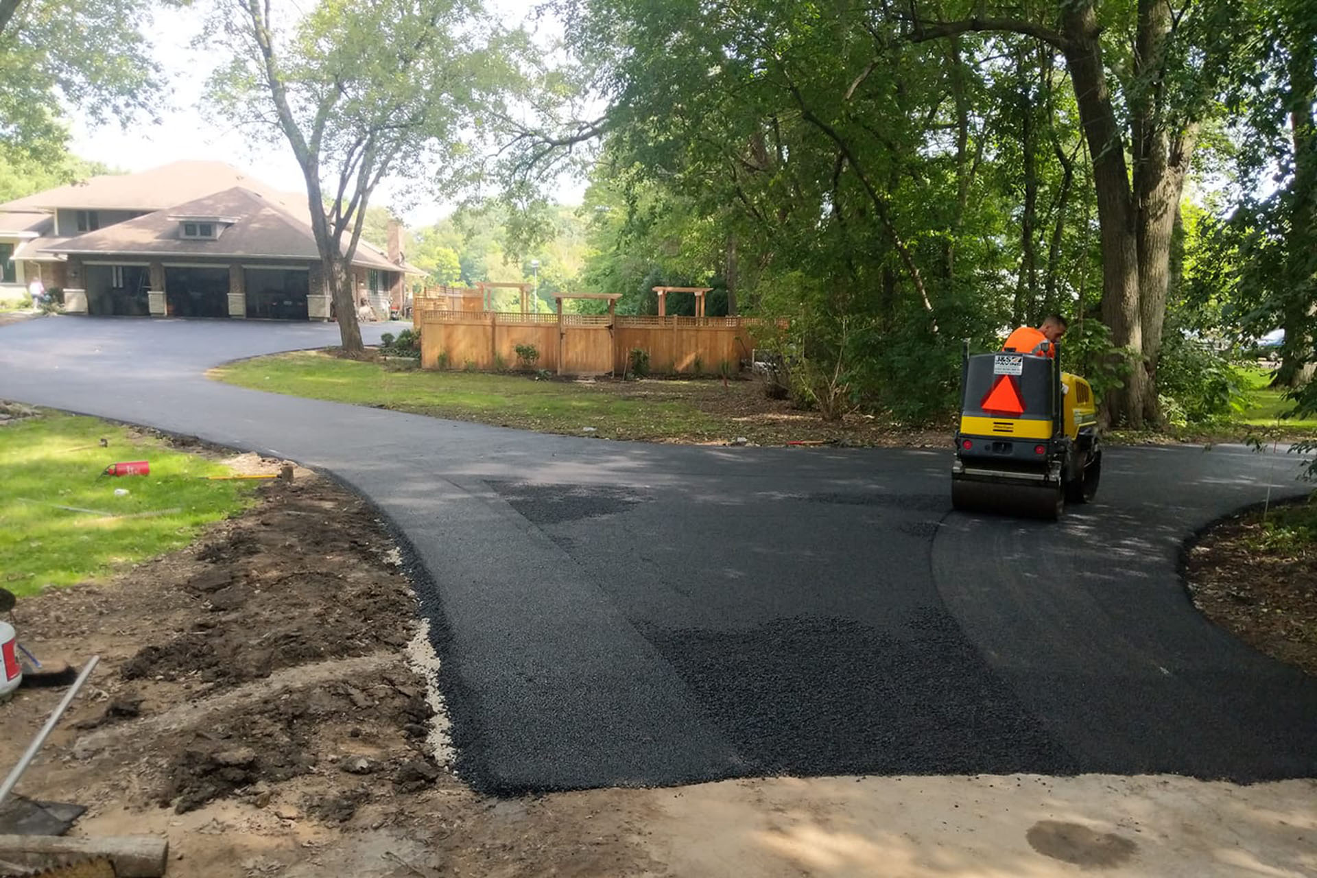 Carol Stream driveway paving company