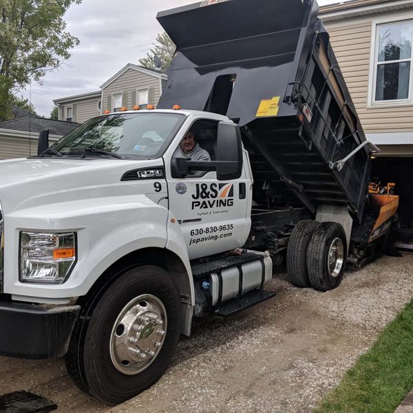 085 Residential And Commercial Asphalt Company Near You
